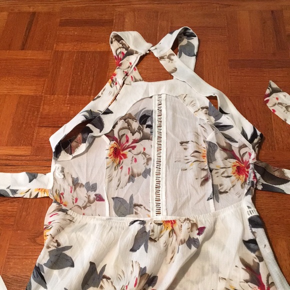 Halter style maxi dress, floral wrap - Picture 10 of 12